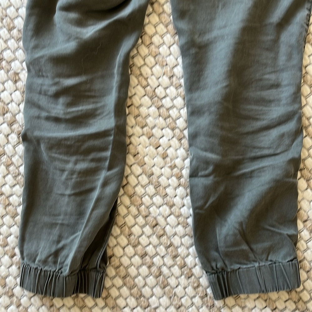 Olive Green cuffed pants - Picture 8 of 10